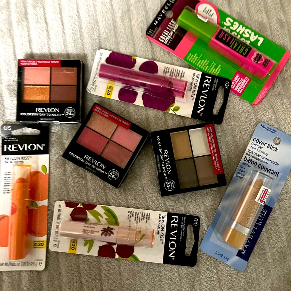 Makeup - Picture 2 of 4